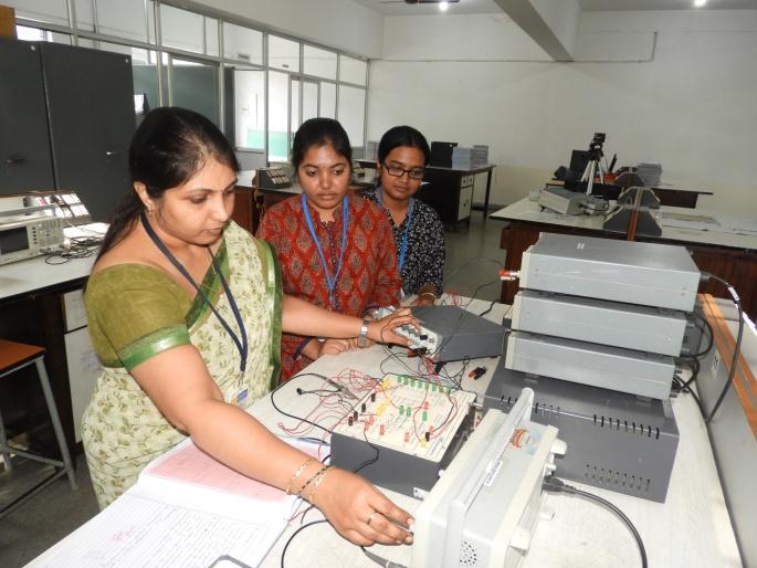 Advanced Communication Laboratory 