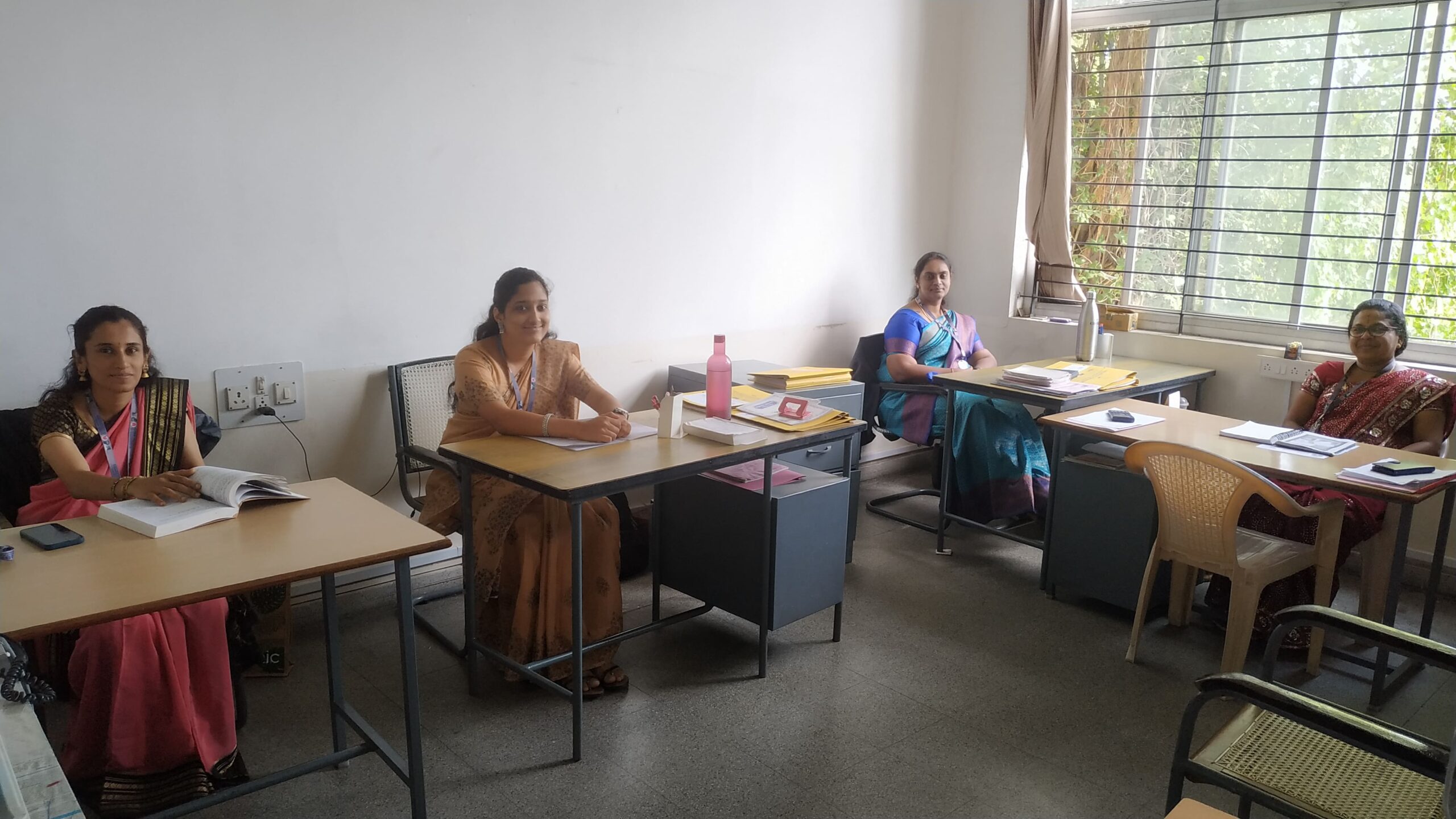 Physics: Staff Room | GSSSIETW